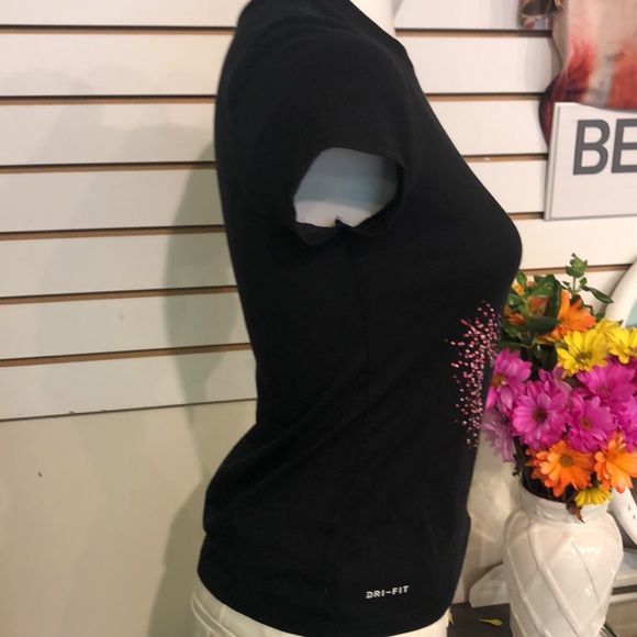 Nike Tee - Picture 4 of 7